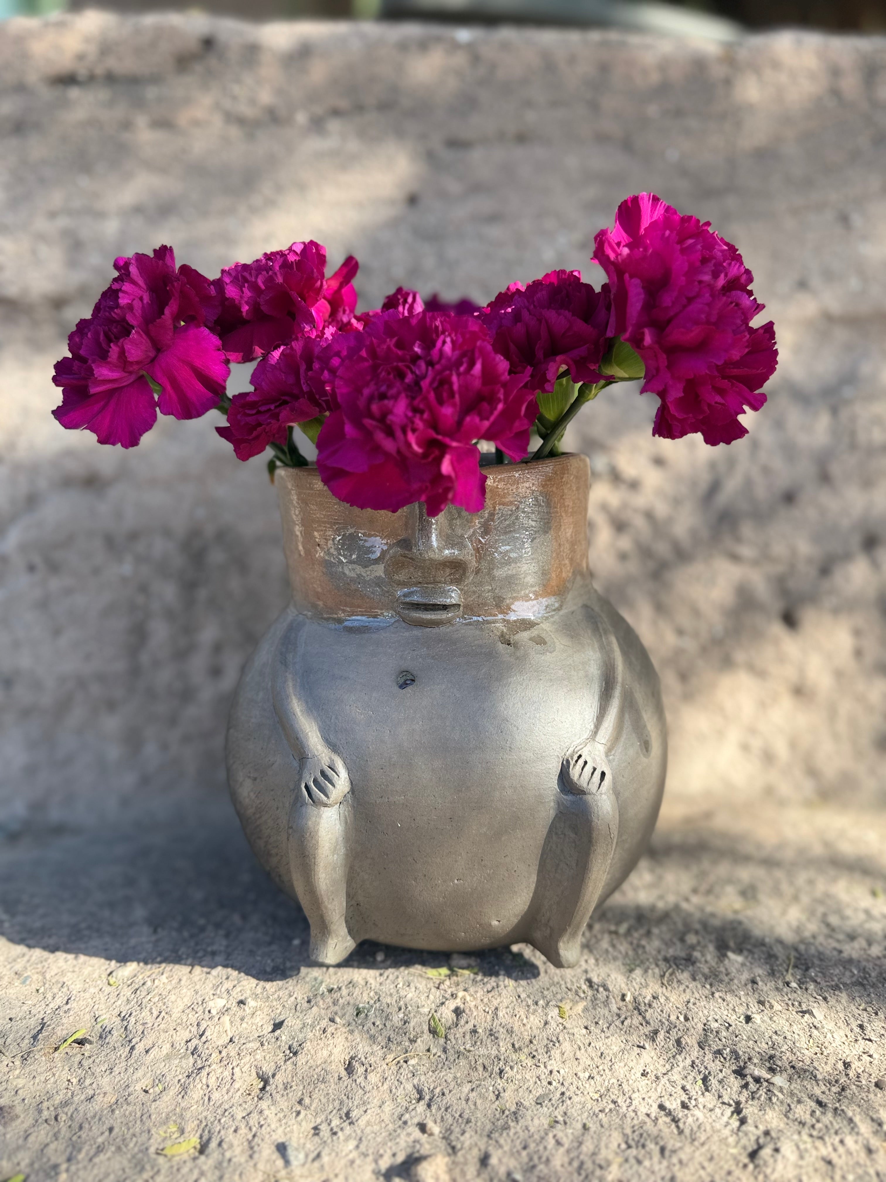 Raíces Abuelo Vase & Water Vessel